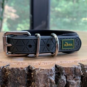 Cushioned leather collar